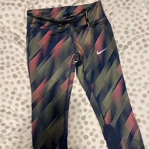 Cute print Nike Dri Fit leggings, size small. Excellent condtion